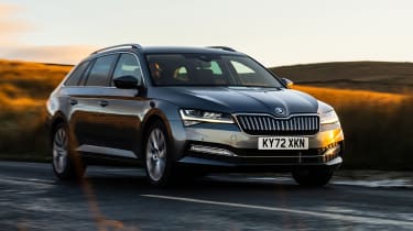 Skoda Superb Estate - front tracking